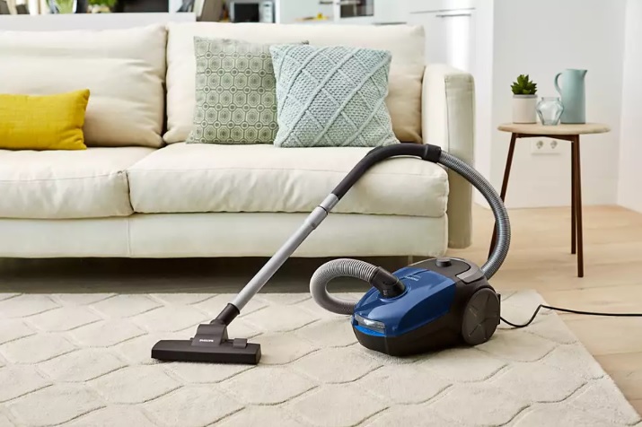 Vysávač podlahový Philips PowerGO FC8240 1